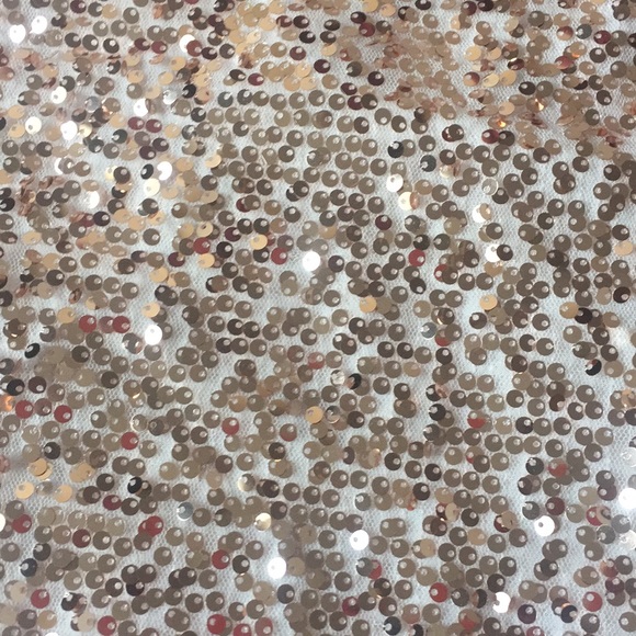 Adorable rose gold sequin top - Picture 2 of 3
